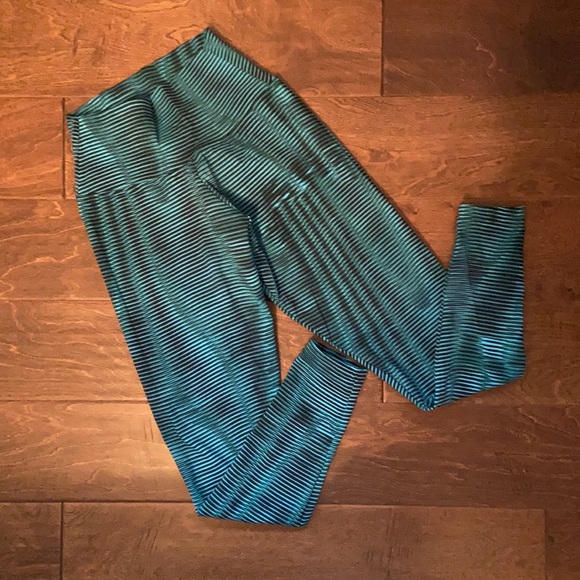 Liquido leggings size s - Picture 2 of 3